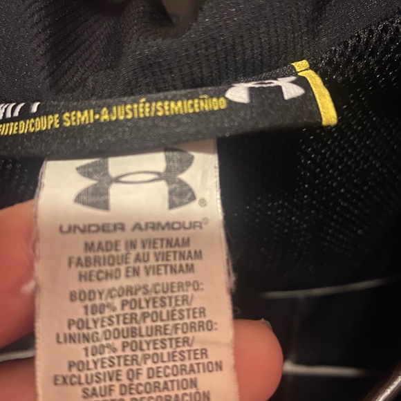 Woman’s Under Armour Jacket NWOT! light jacket - Picture 8 of 8